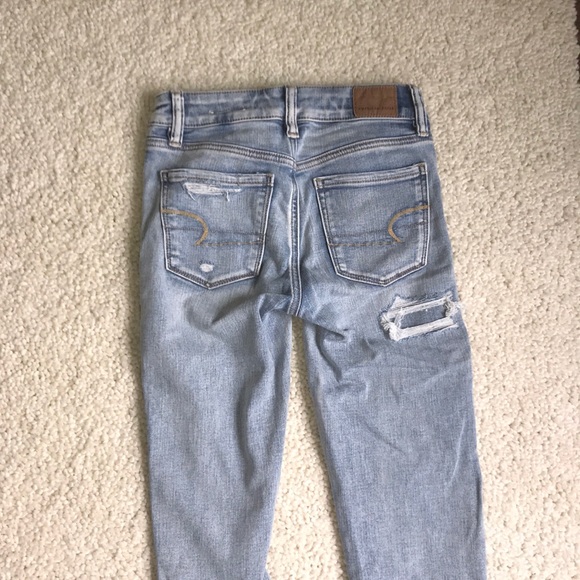 American eagle light wash ripped jeans - Picture 4 of 6